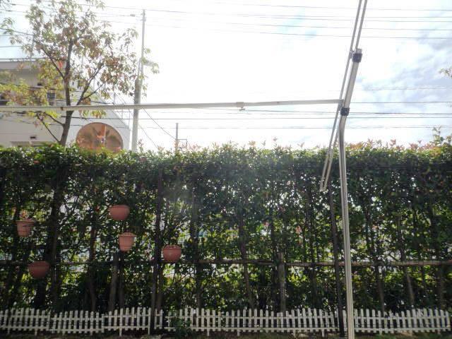 View photos from the dwelling unit. View from local (September 2013) Shooting