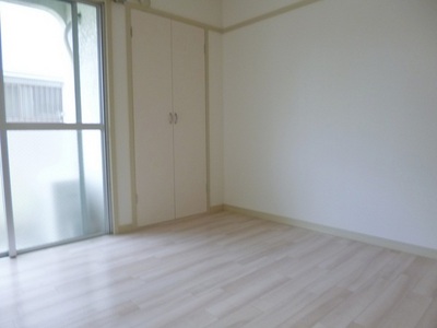 Living and room. Western style room ・ There is one by Japanese-style room 1 room.