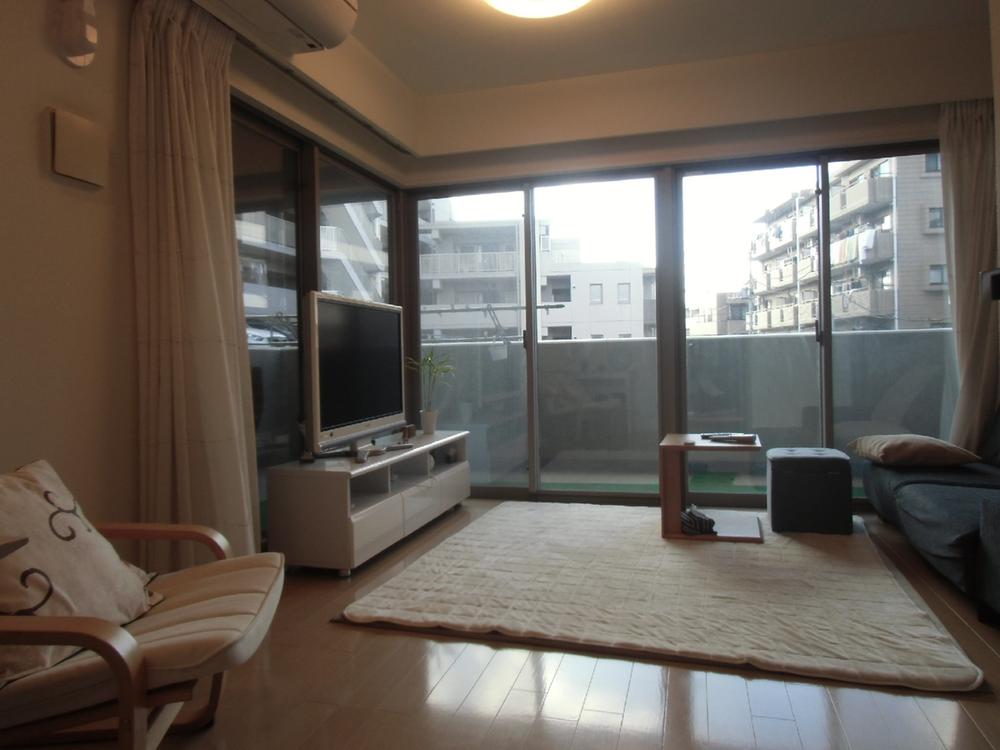 Living. Living (December 2013) Shooting