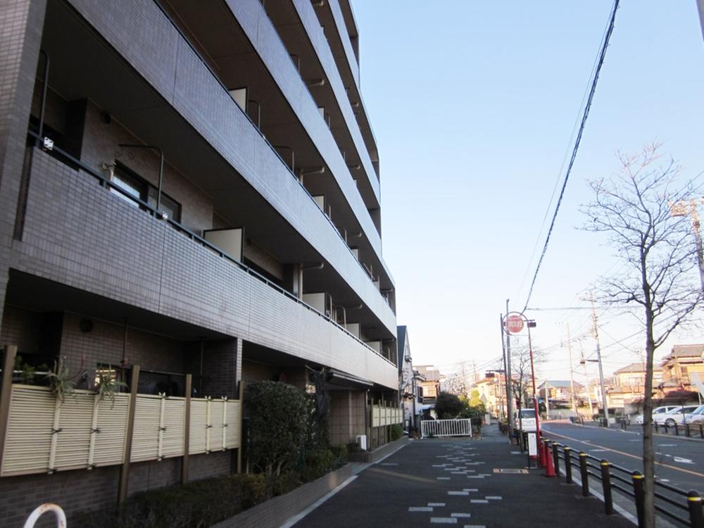 Other local. There are sidewalk in front of.