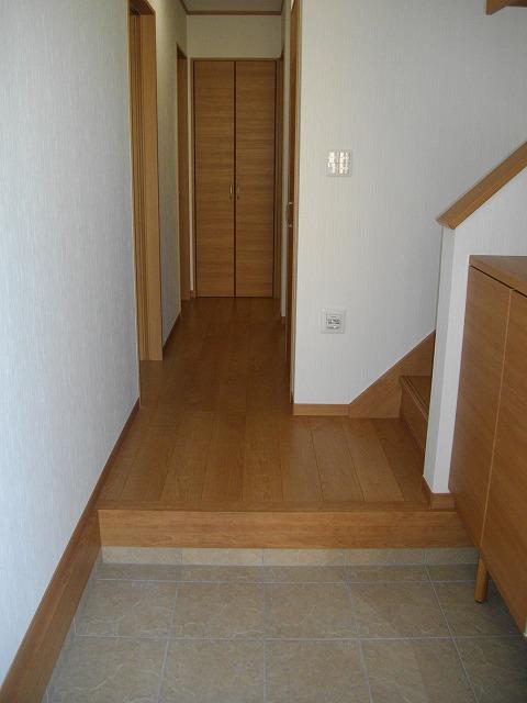 Entrance. Indoor (September 2013) Shooting