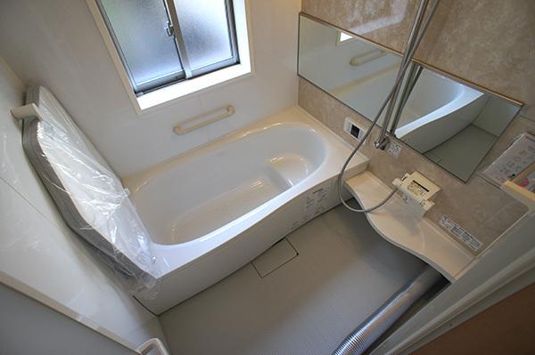 Bathroom. Spacious bathroom with the children enjoy the bath time