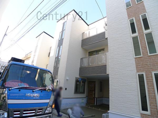 Local appearance photo. Peaceful new life to fulfill in a quiet residential area