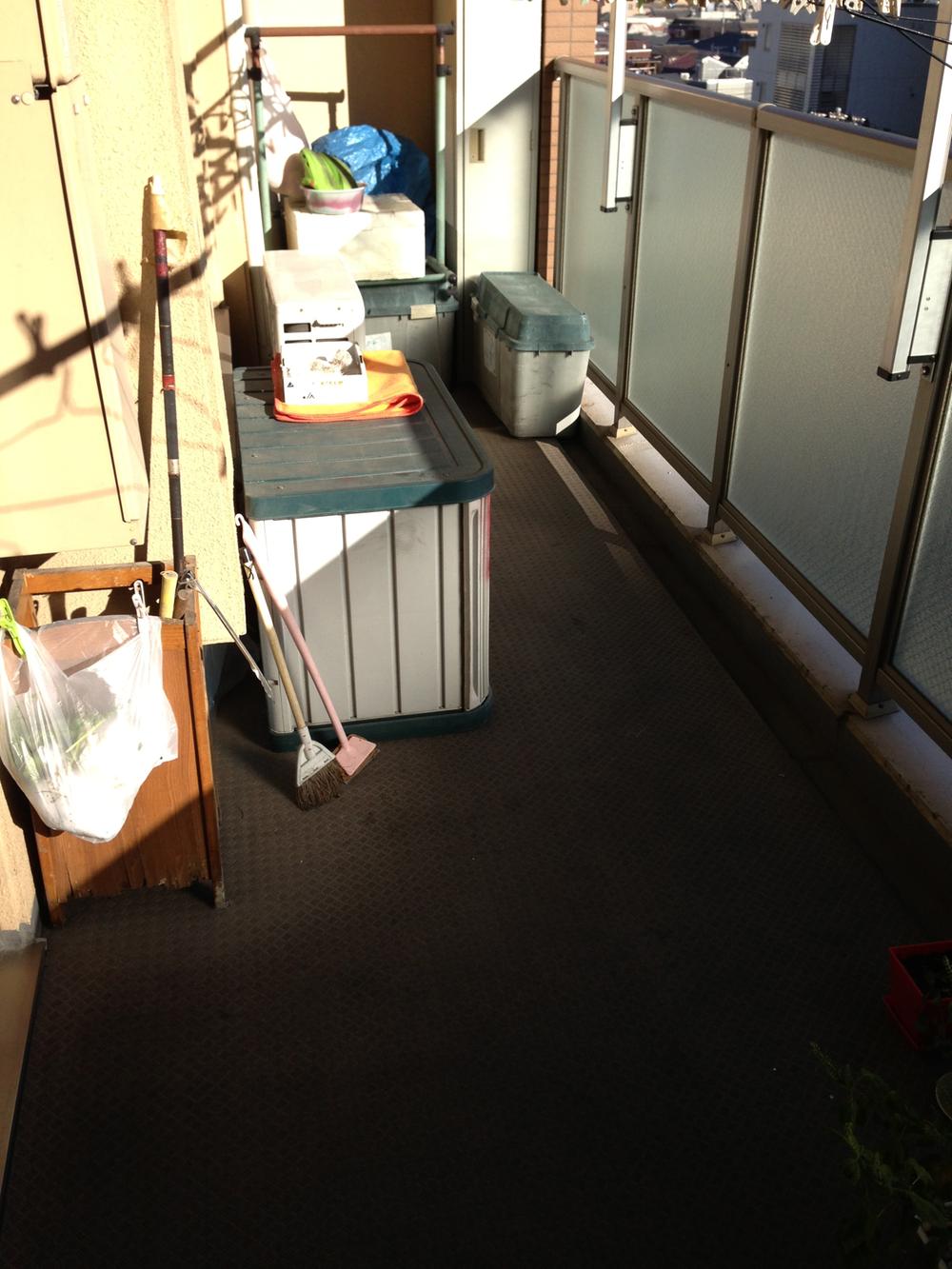 Balcony. Southeast angle room per yang ・ It is ventilation pat