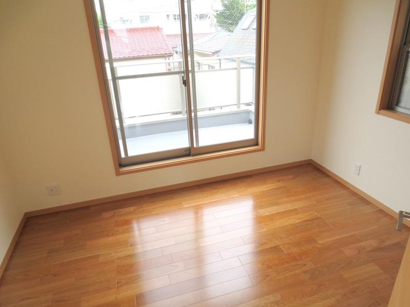 Non-living room. A Building Breadth of 18.1 tatami in the second floor all, including Western-style!