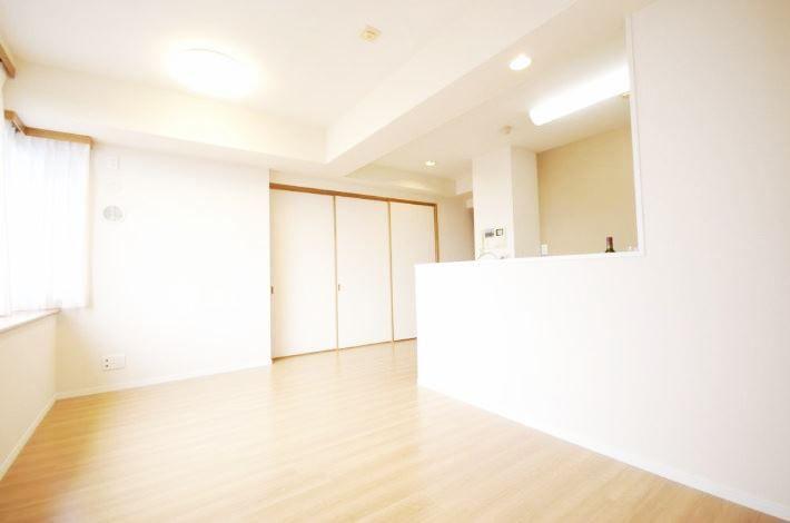 Living. Bright living.