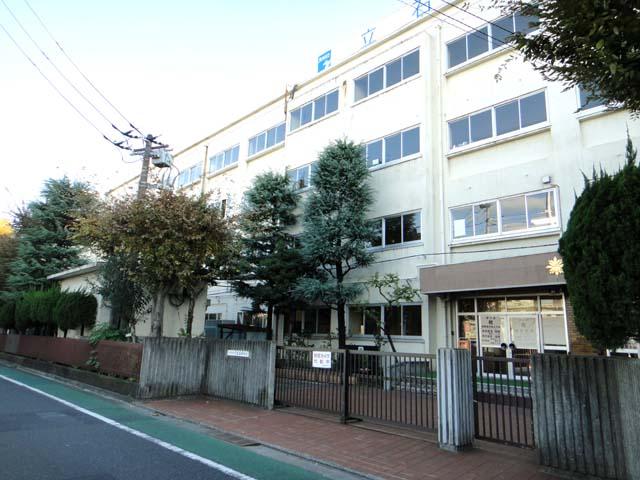 Junior high school. Tateishi 700m until junior high school