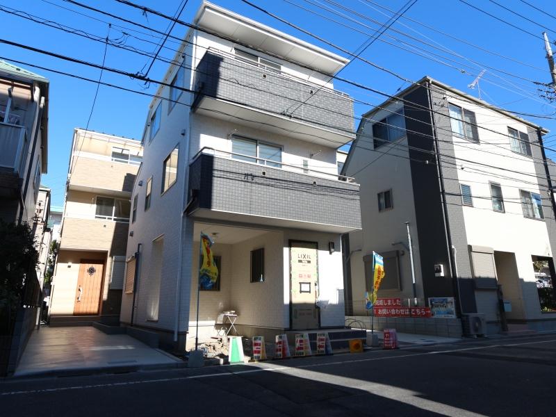 And facing the south-facing public roads of the front road 7.2m, No sunny complaint! Local (12 May 2013) Shooting