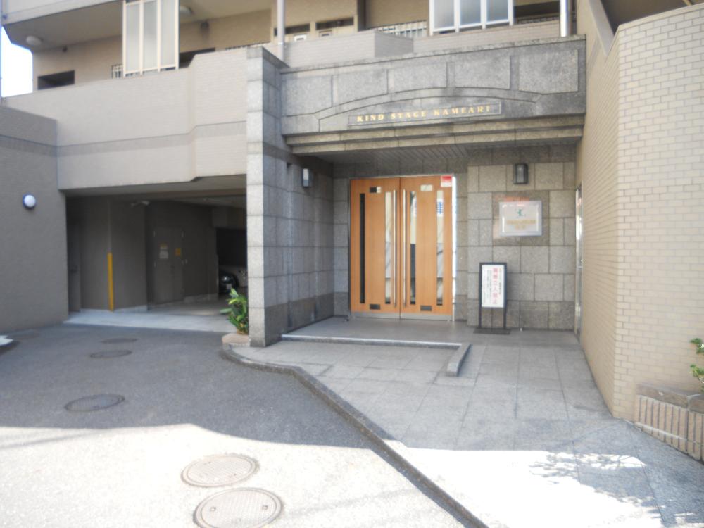 Entrance. Common areas