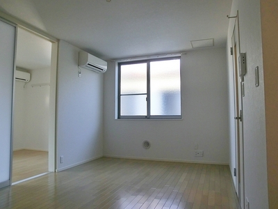 Living and room. 8.9 Pledge is a dining space.