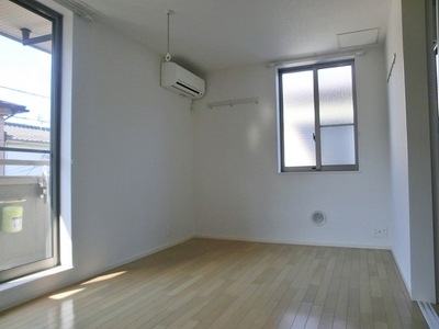 Living and room. 6.5 Pledge of two-sided lighting Western-style.