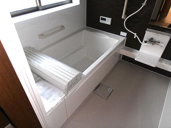 Bathroom. Bathroom to heal fatigue of the day, spacious 1 tsubo or more