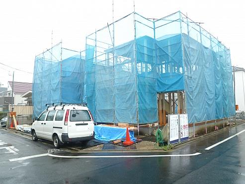 Local photos, including front road. Local (October 1, shooting)