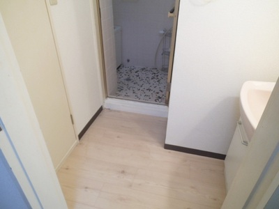 Washroom. There are dressing room. 