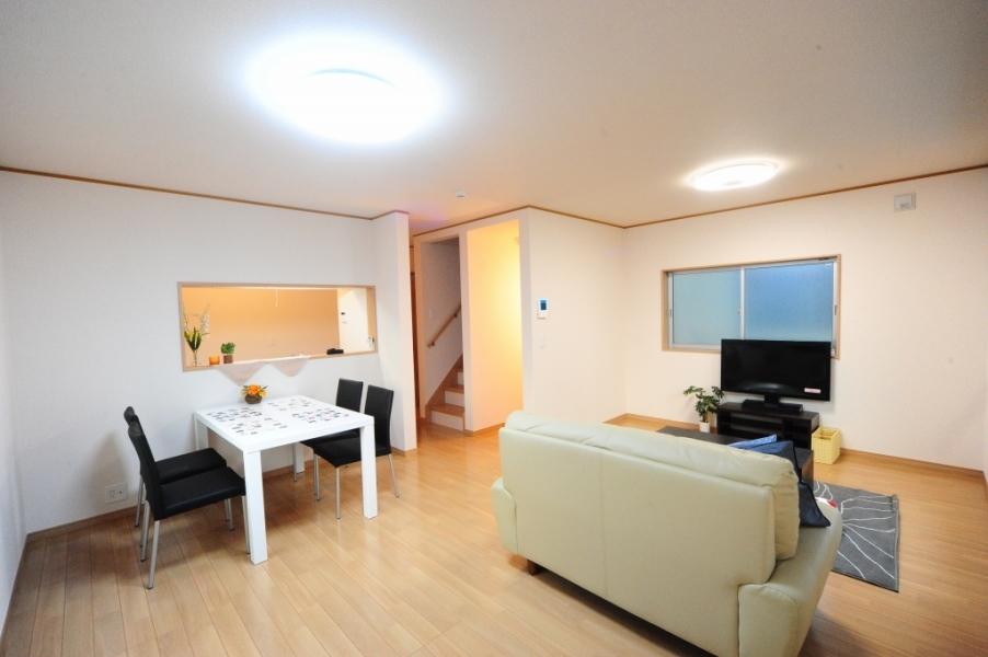 Living. Stage II 1 Building living