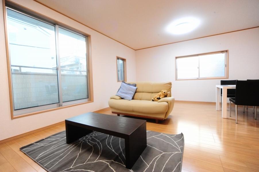 Living. Stage II 1 Building living