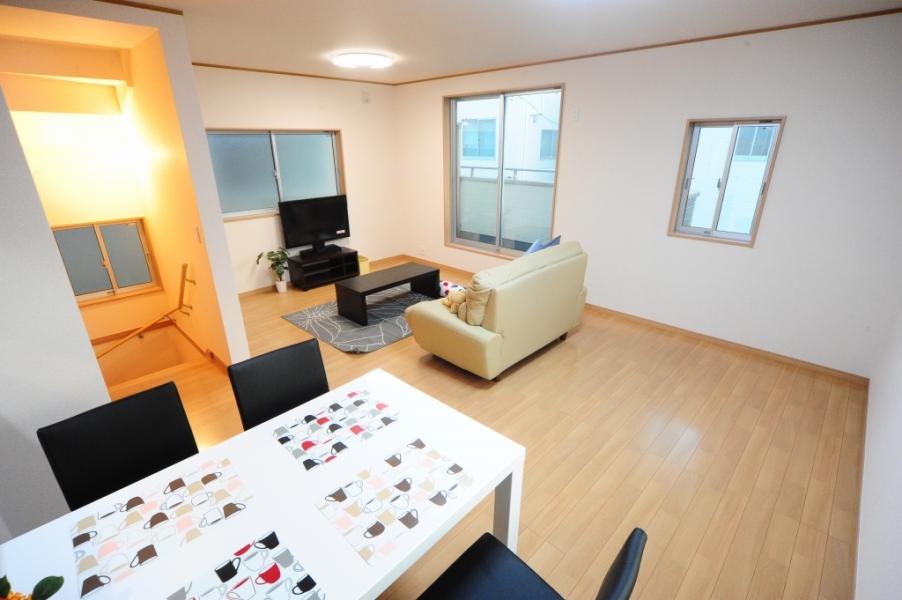 Living. Stage II 1 Building living