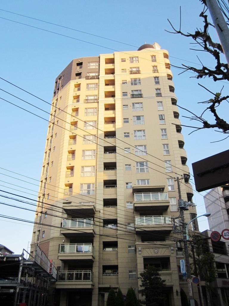 Local appearance photo. Heisei 20 years built is still beautiful.