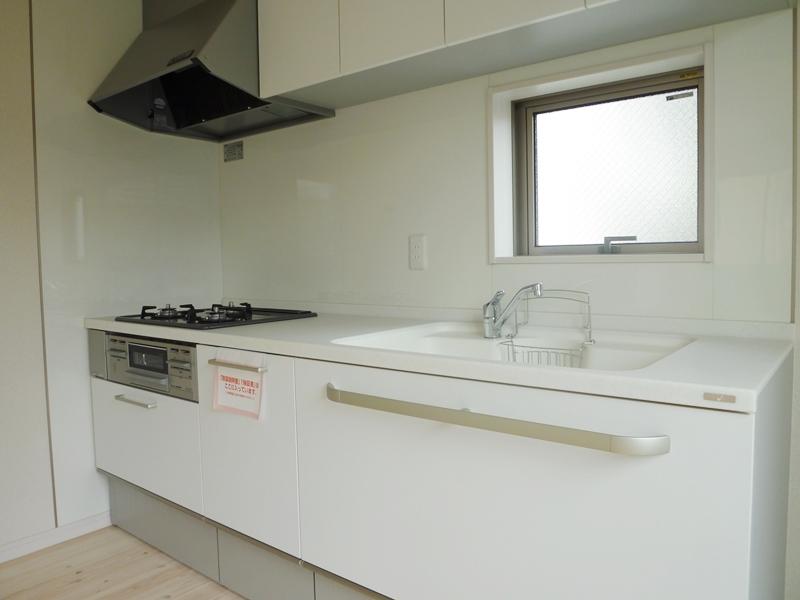 Kitchen. Refreshing simple kitchen