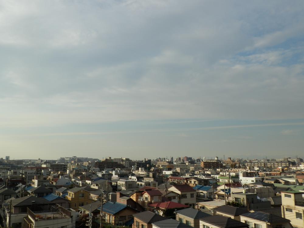 View photos from the dwelling unit. View from the site (December 2013) Shooting