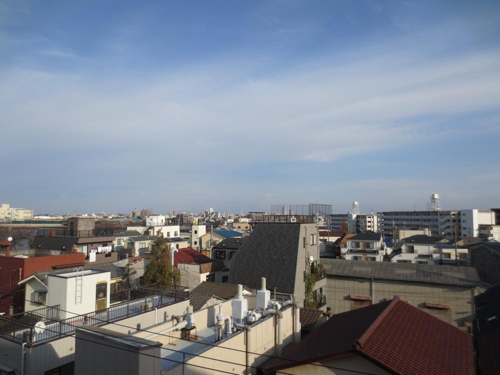 View photos from the dwelling unit. View from the balcony (January 2014) Shooting