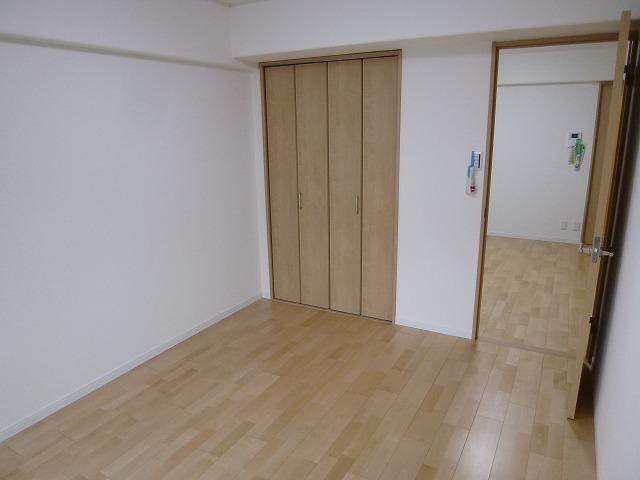 Non-living room. Indoor (10 May 2013) Shooting