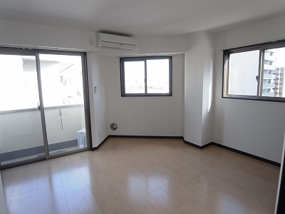 Living and room. Bright in the three-sided lighting Western-style