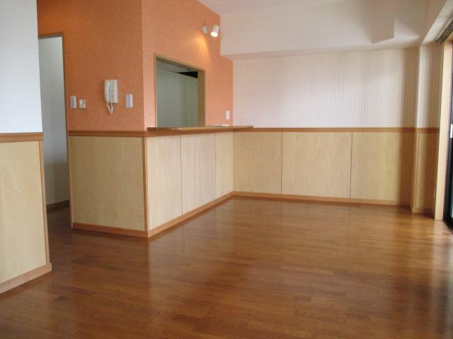 Living and room. Living (the same type)