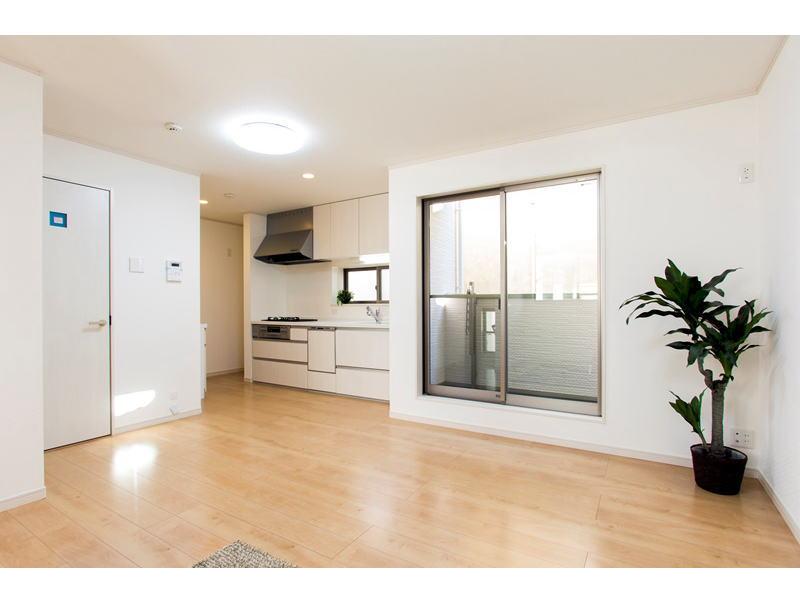 Living. Building 2 Living