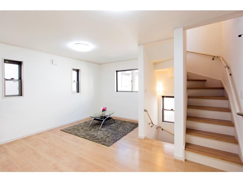 Living. Building 2 Living