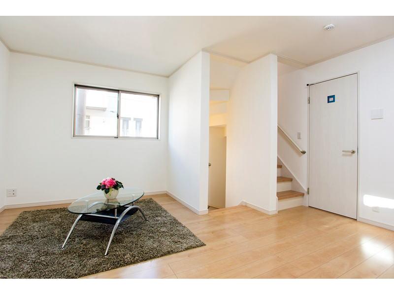 Living. Building 2 Living