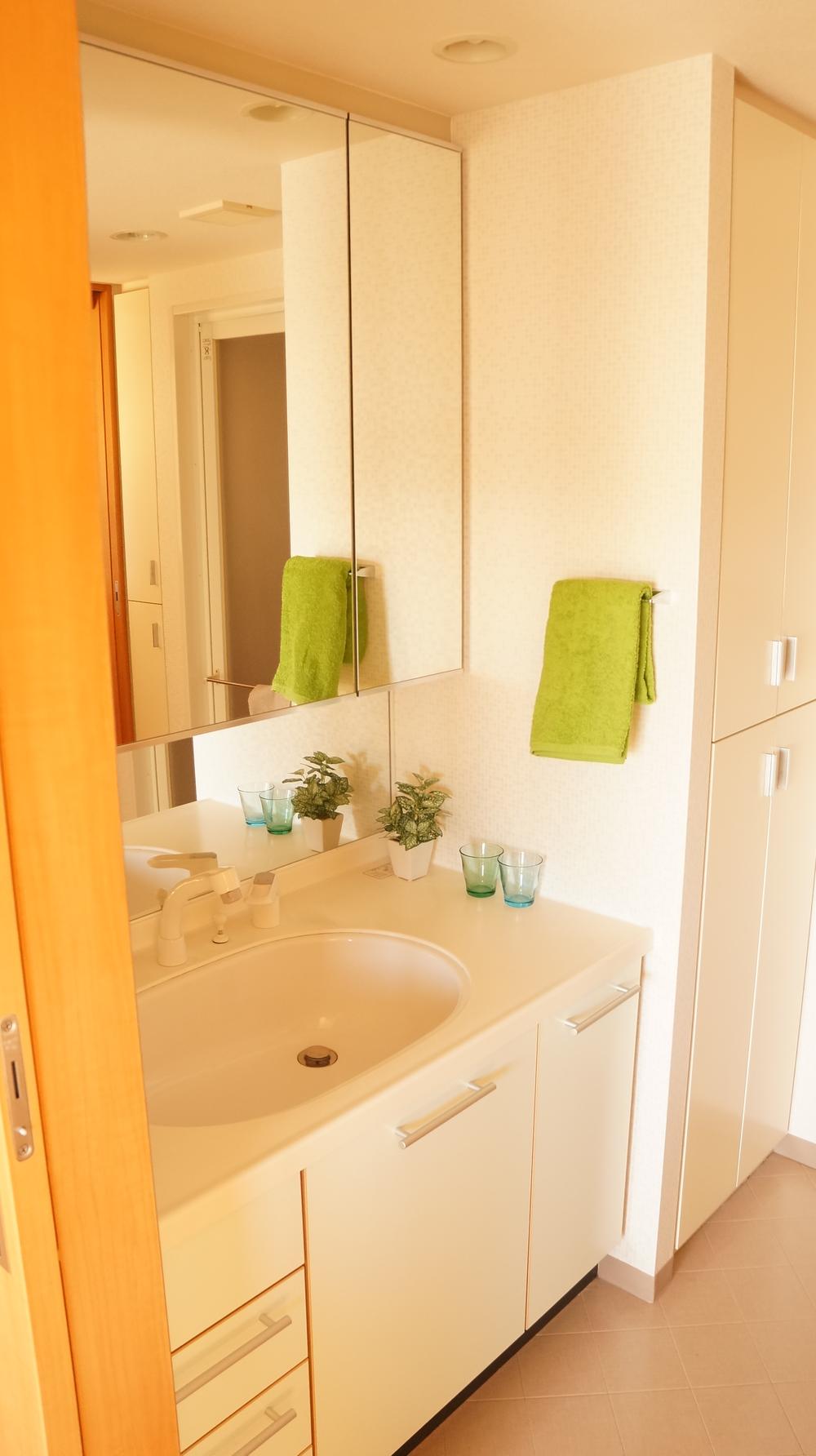 Bathroom. Indoor (12 May 2013) Shooting