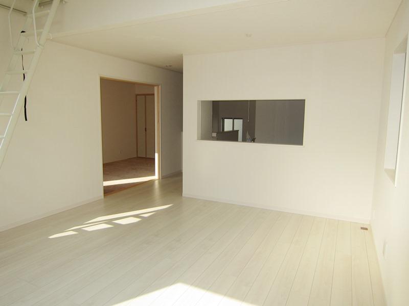 Living. E Building Living