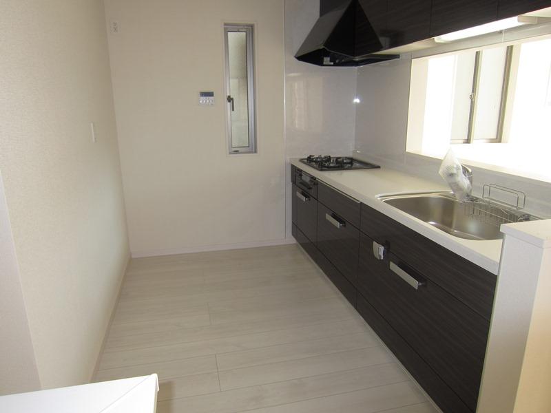 Kitchen. E Building Kitchen