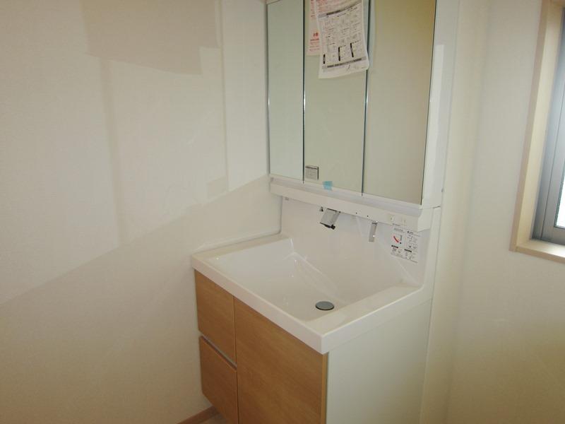 Wash basin, toilet. K Building vanity