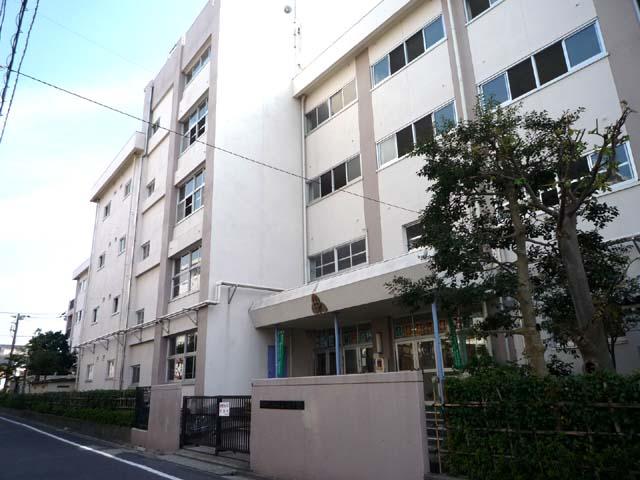 Junior high school. Mizumoto 650m until junior high school