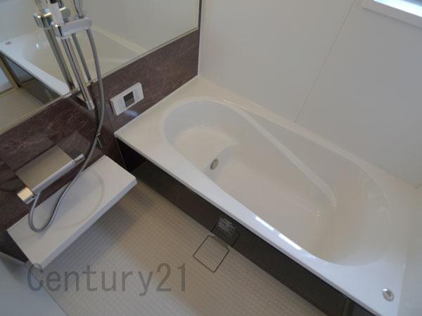 Bathroom. 1 Building