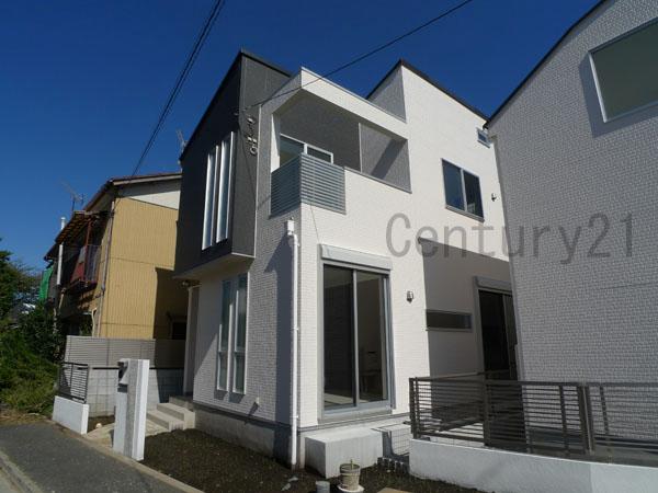 Local appearance photo. Building 2