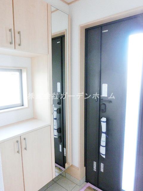 Entrance. ■ It is suggesting mansion everywhere in the height of design ■