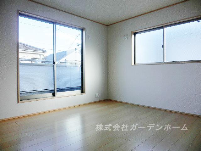 Non-living room. ■ Drenched light of the sun and Sansan, Bright Western-style ■