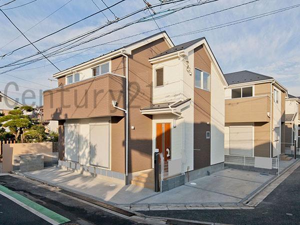 Local appearance photo. Convenient parking two Allowed to second car