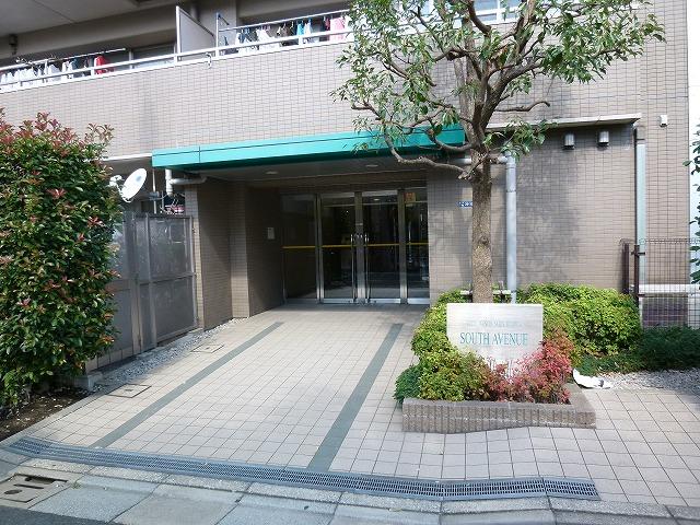 Local appearance photo. Local (10 May 2013) Shooting