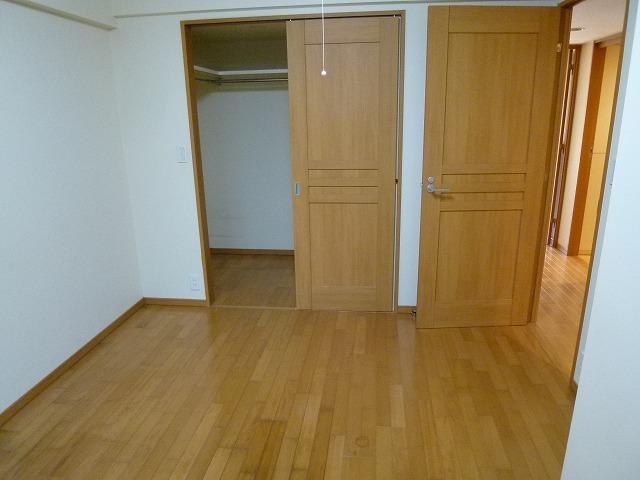 Non-living room. Indoor (10 May 2013) Shooting