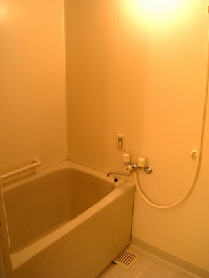 Bath. Reheating equipped! 