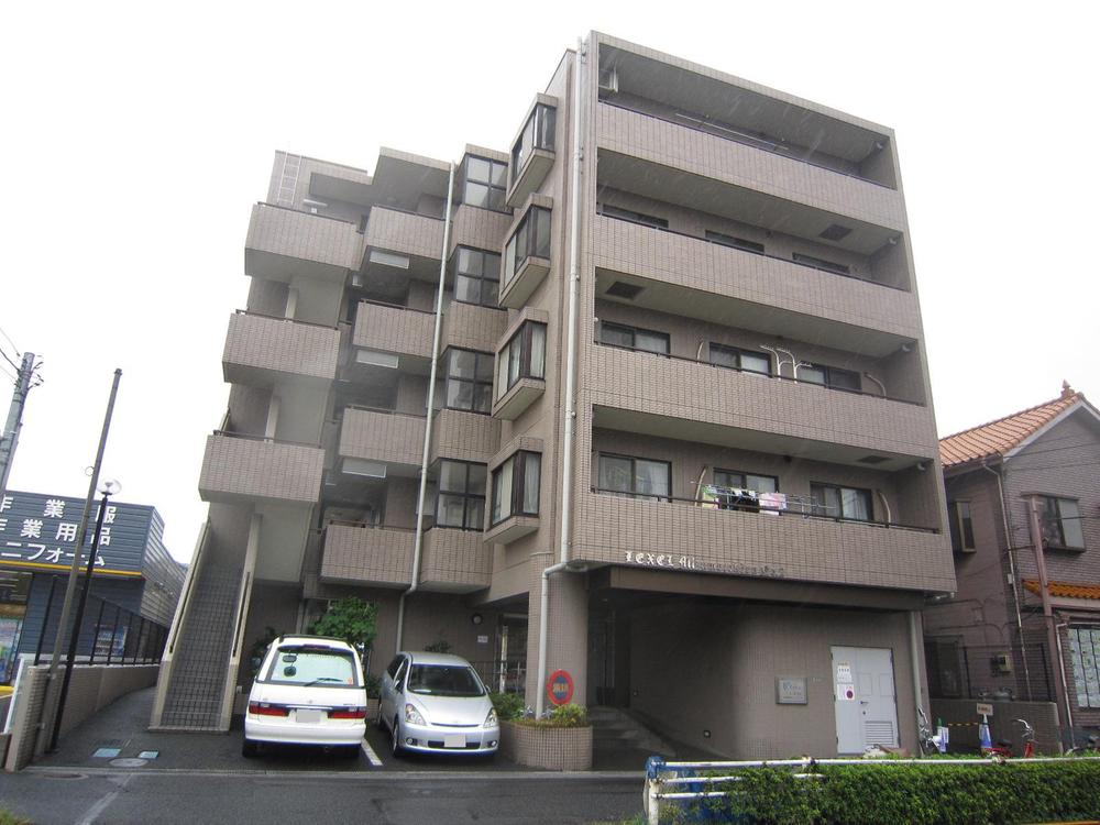 Local appearance photo. Local (10 May 2013) Shooting