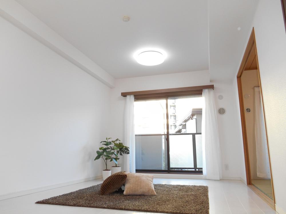 Living. Local (11 May 2013) Shooting