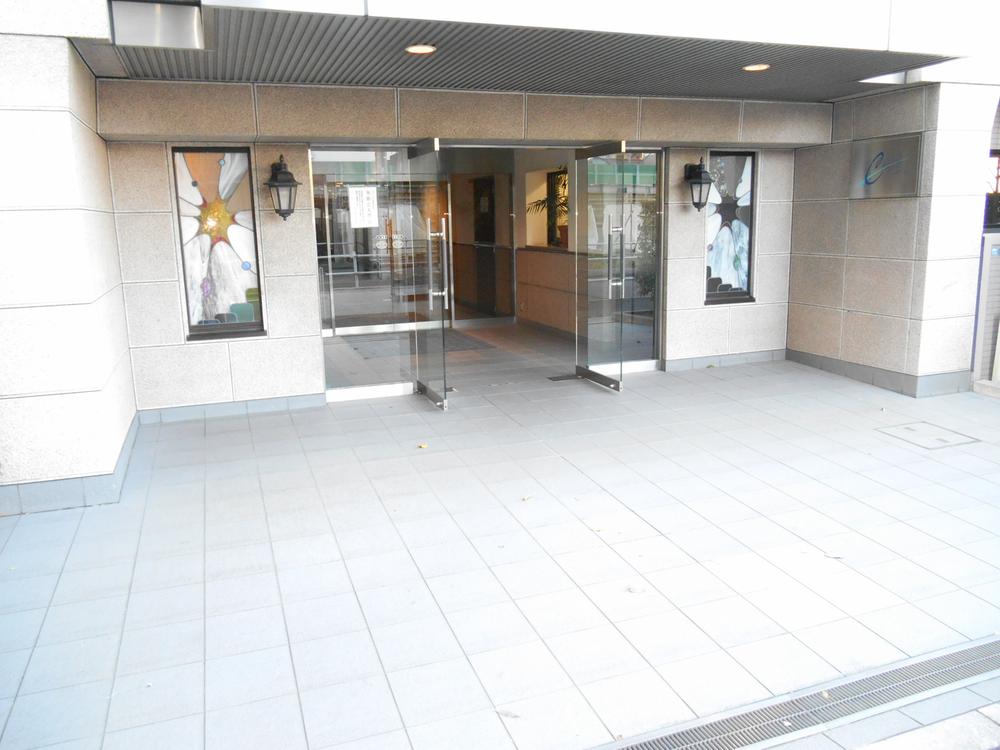 Entrance. Local (11 May 2013) Shooting