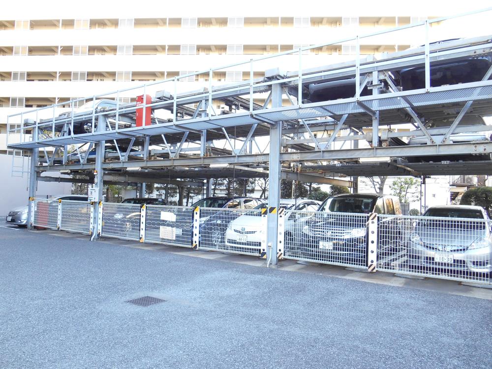 Parking lot. Local (11 May 2013) Shooting