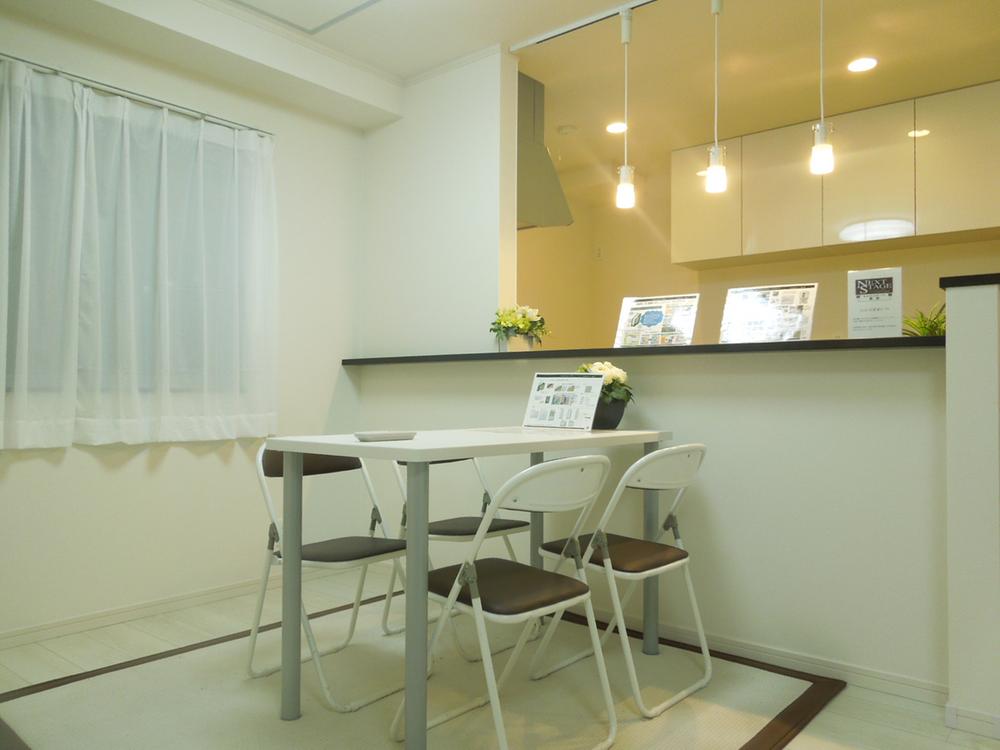 Model house photo. A certain sense of liberation counter kitchen