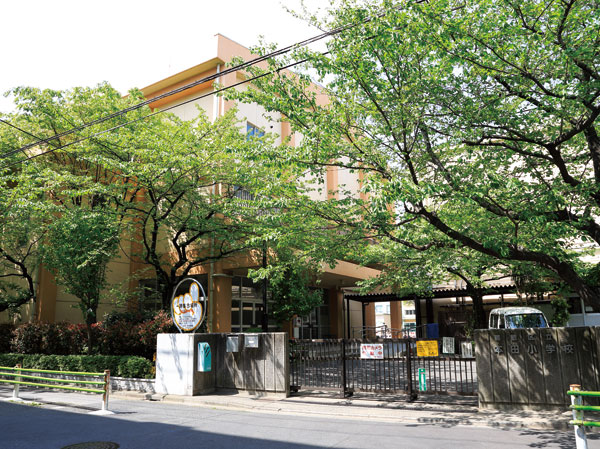 Surrounding environment. Honda Elementary School (530m ・ 7-minute walk)